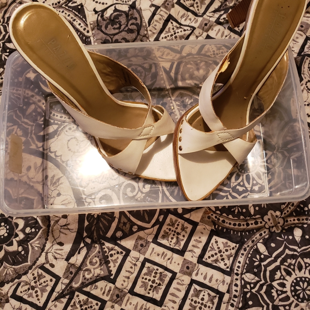 Heels - Picture 2 of 4